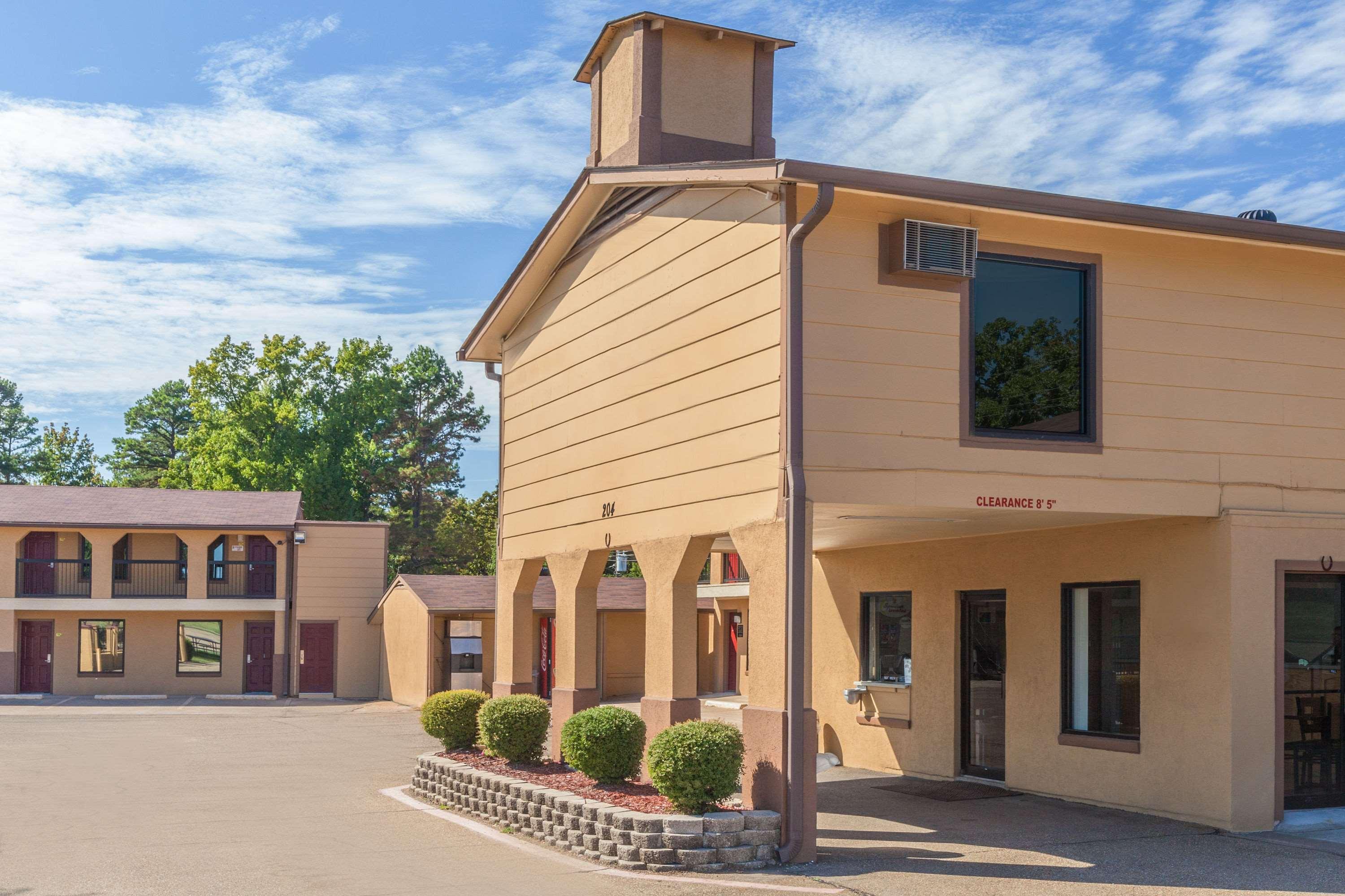 Super 8 By Wyndham Mt. Pleasant Tx Hotel Mount Pleasant Exterior photo